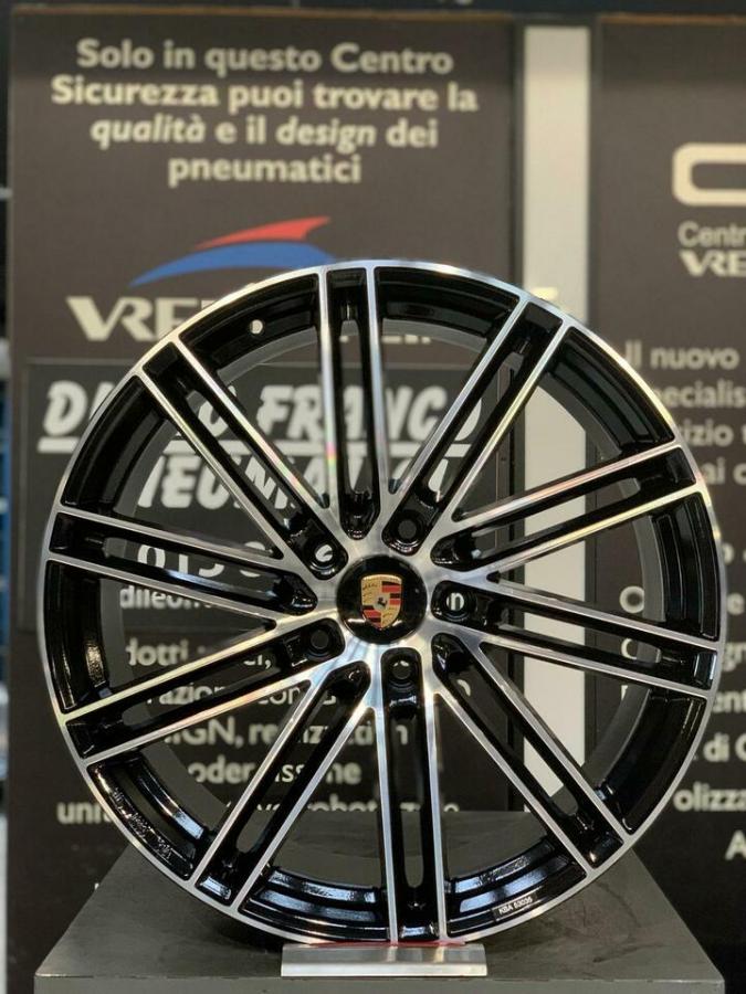 Cerchio MAK: LEIPZIG / BLACK MIRROR