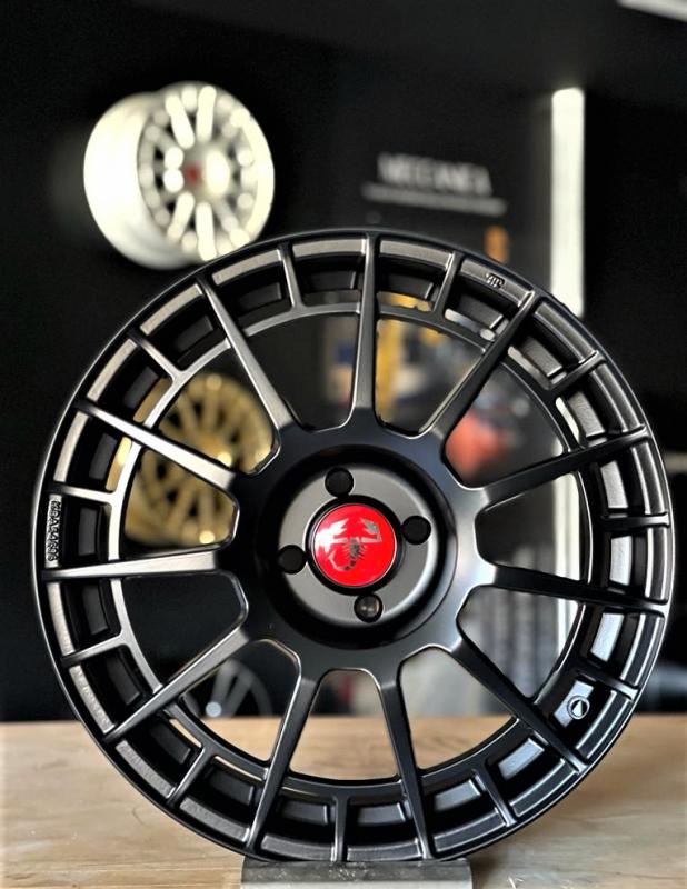 Cerchio MAK: NTT / MATT BLACK