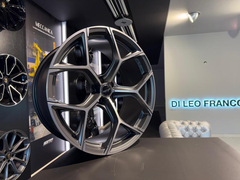 Cerchio GMP: ULTRIVITY / MATT ANTHRACITE DIAMOND