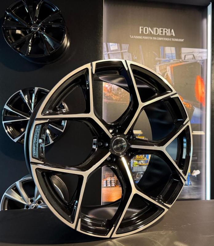 Cerchio GMP: ULTRIVITY / BLACK DIAMOND