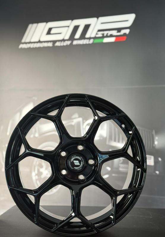 GMP / RACEWAY / NERO CORSA<br>8,0J18" 5X114,3 35 75