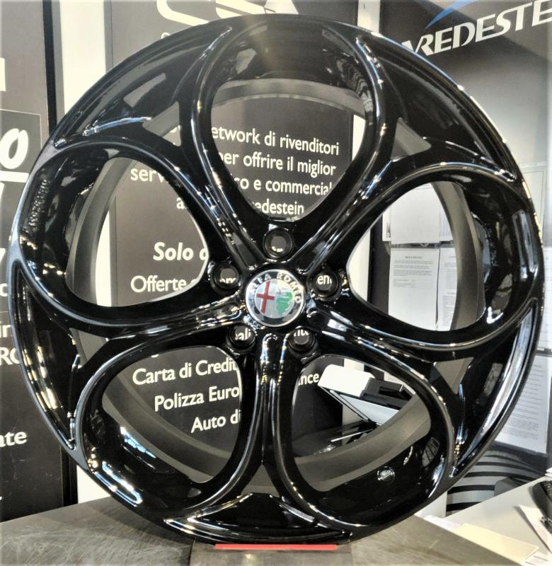 GMP / DRAKE / GLOSSY BLACK<br>8,0J18" 5X110 33 65,10