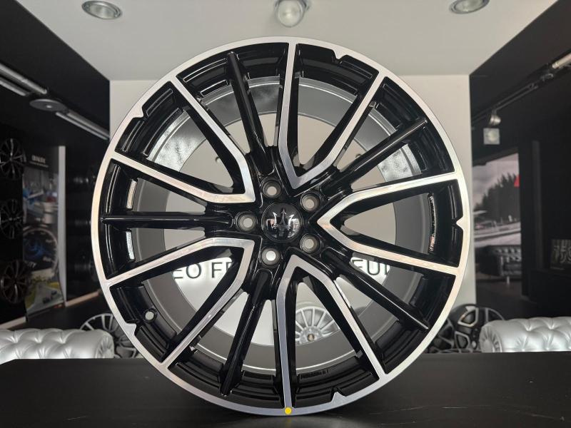 Cerchio ORIGINALI: MASERATI LEVANTE 670138237 / NERO DIAMANTATO