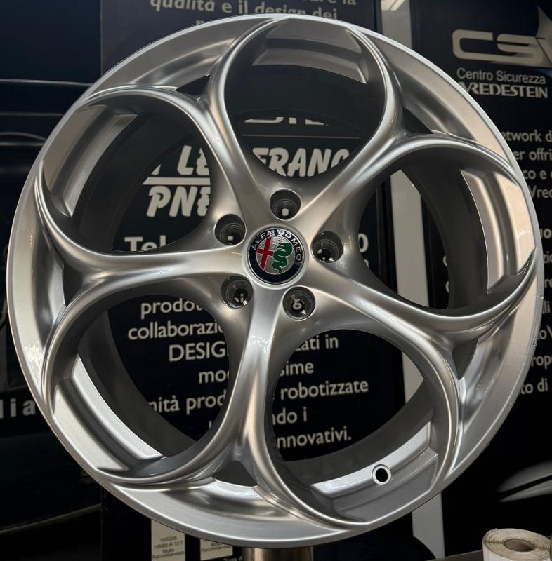 Cerchio ORIGINALI: ALFA ROMEO GIULIA 156119164 / SILVER